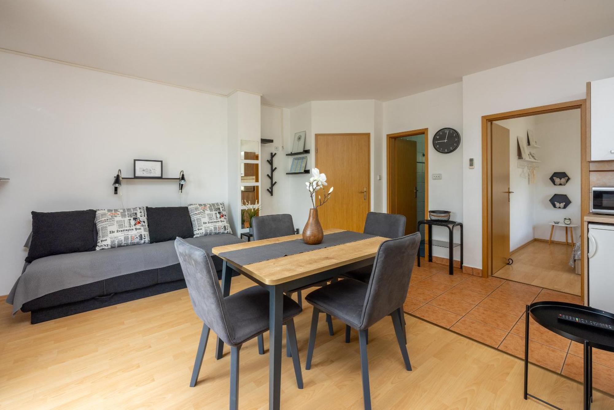 Apartments Claudia Crikvenica Exterior photo