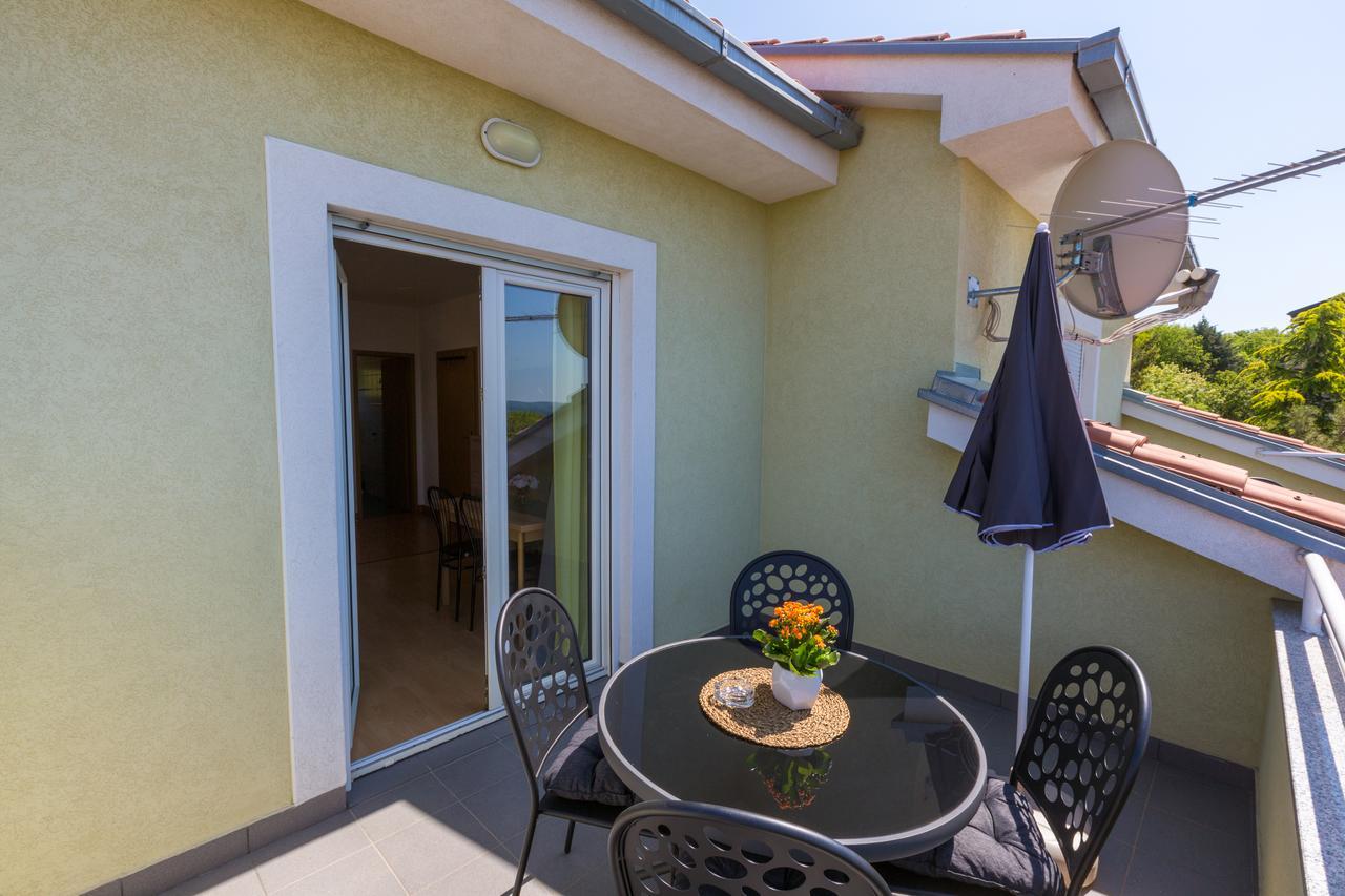 Apartments Claudia Crikvenica Exterior photo